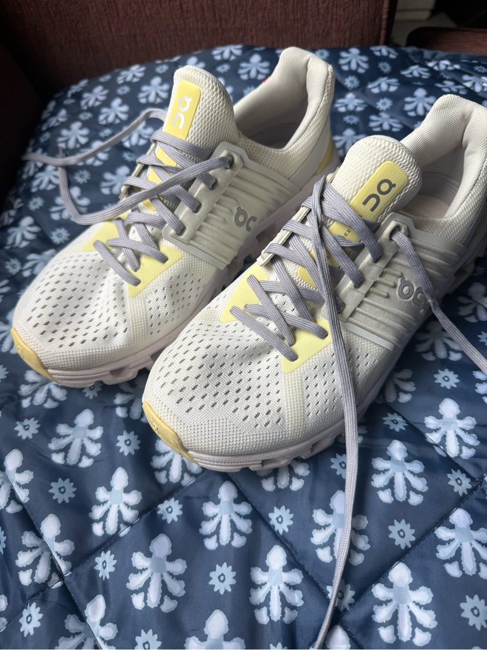 On Running Women’s Sneakers in Cream with Yellow Accent